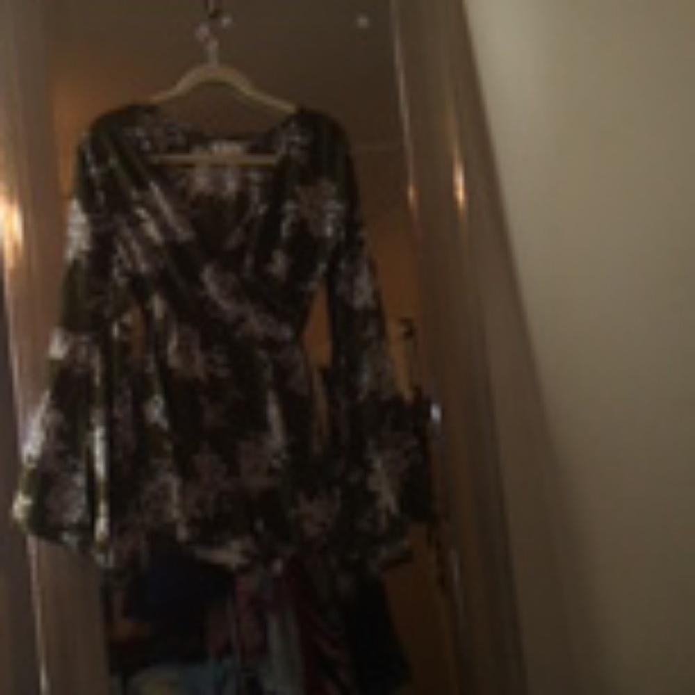 Clothes - Picture 3 of 7